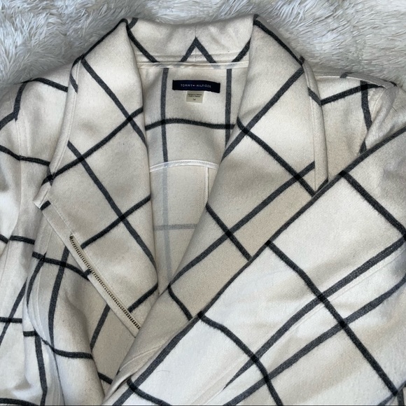 Tommy Hilfiger coat size L - Picture 2 of 4